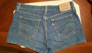 Levis shorts sz 9
